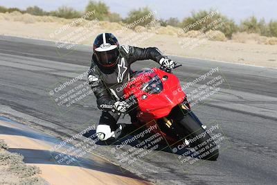 media/Dec-01-2025-Moto Forza (Mon) [[2daa91e15f]]/2-Intermediate Group/Session 4 (Turn 10 Inside)/